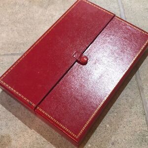 Vintage  Large jewelry box.